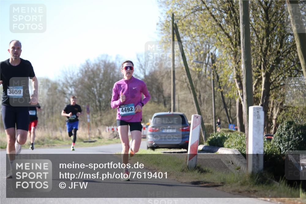 06.04.2025 - 44. Internationalen Wilhelmsburger Insellauf Jannik Wohlers http://msf.ph/oto/7619401 06.04.2025 10:02:03 Laufen 3059, 4492, 31, 4321 meine-sportfotos.de