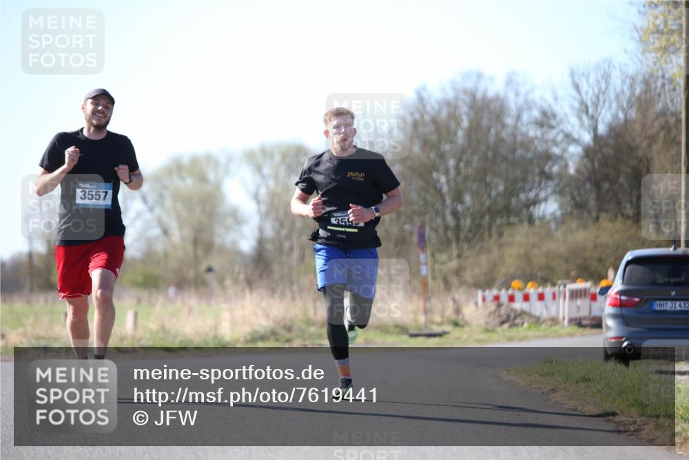 06.04.2025 - 44. Internationalen Wilhelmsburger Insellauf Jannik Wohlers http://msf.ph/oto/7619441 06.04.2025 10:02:07 Laufen 3557, 355, 31, 432 meine-sportfotos.de