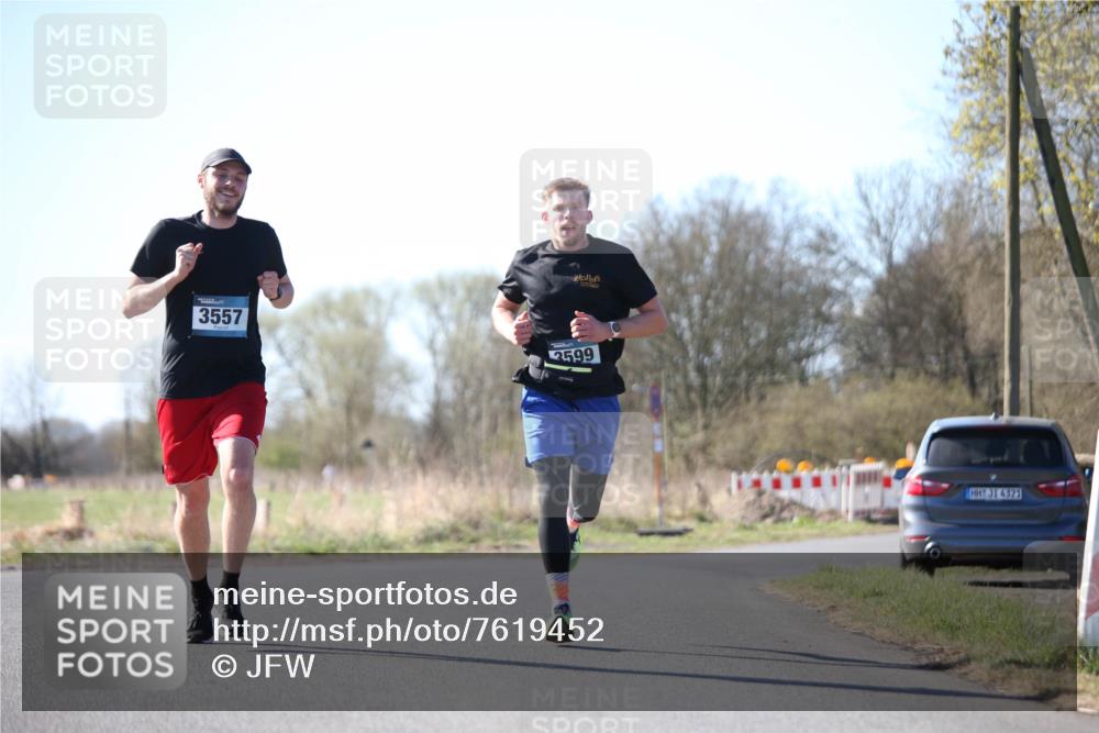 06.04.2025 - 44. Internationalen Wilhelmsburger Insellauf Jannik Wohlers http://msf.ph/oto/7619452 06.04.2025 10:02:08 Laufen 3557, 3599, 31, 4321 meine-sportfotos.de