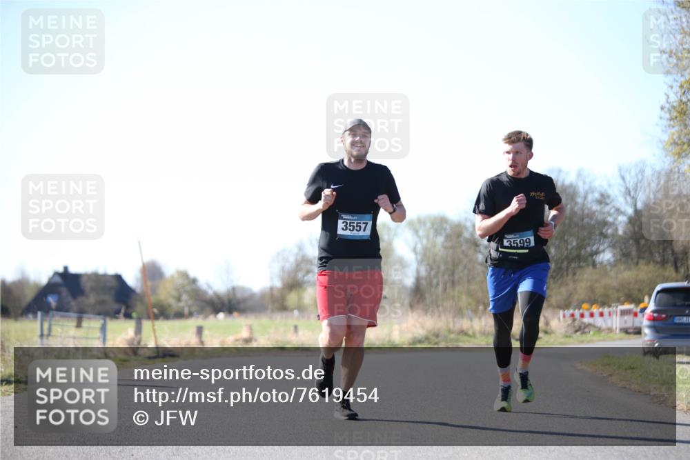 06.04.2025 - 44. Internationalen Wilhelmsburger Insellauf Jannik Wohlers http://msf.ph/oto/7619454 06.04.2025 10:02:09 Laufen 3557, 3599 meine-sportfotos.de