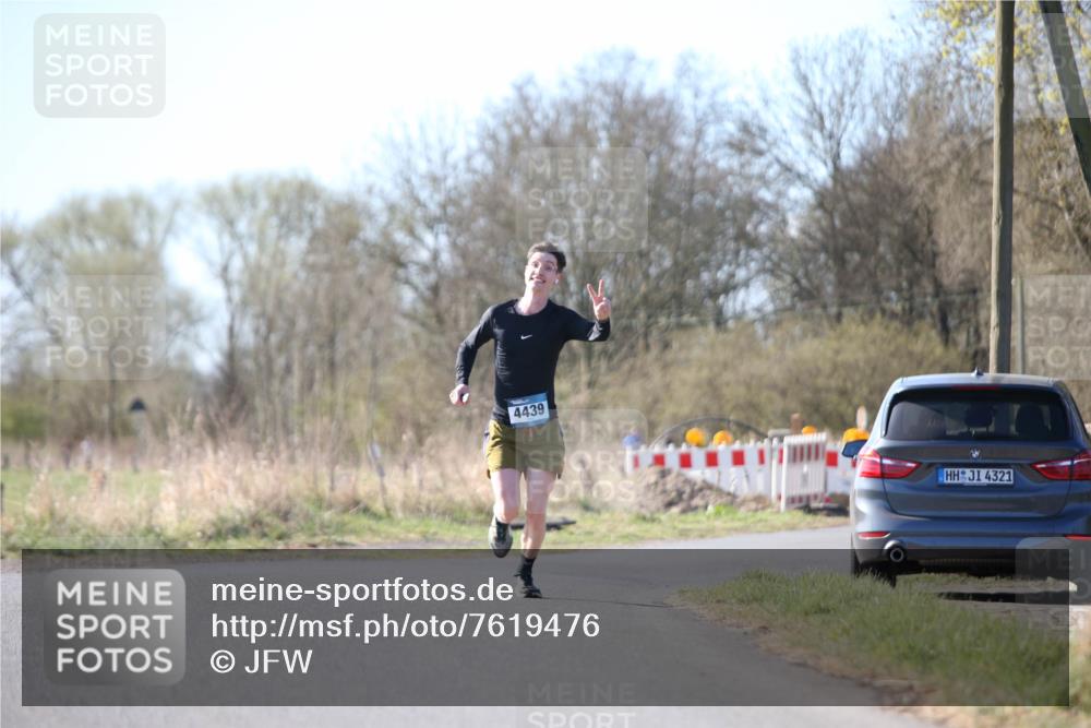 06.04.2025 - 44. Internationalen Wilhelmsburger Insellauf Jannik Wohlers http://msf.ph/oto/7619476 06.04.2025 10:02:30 Laufen 4439, 4321 meine-sportfotos.de