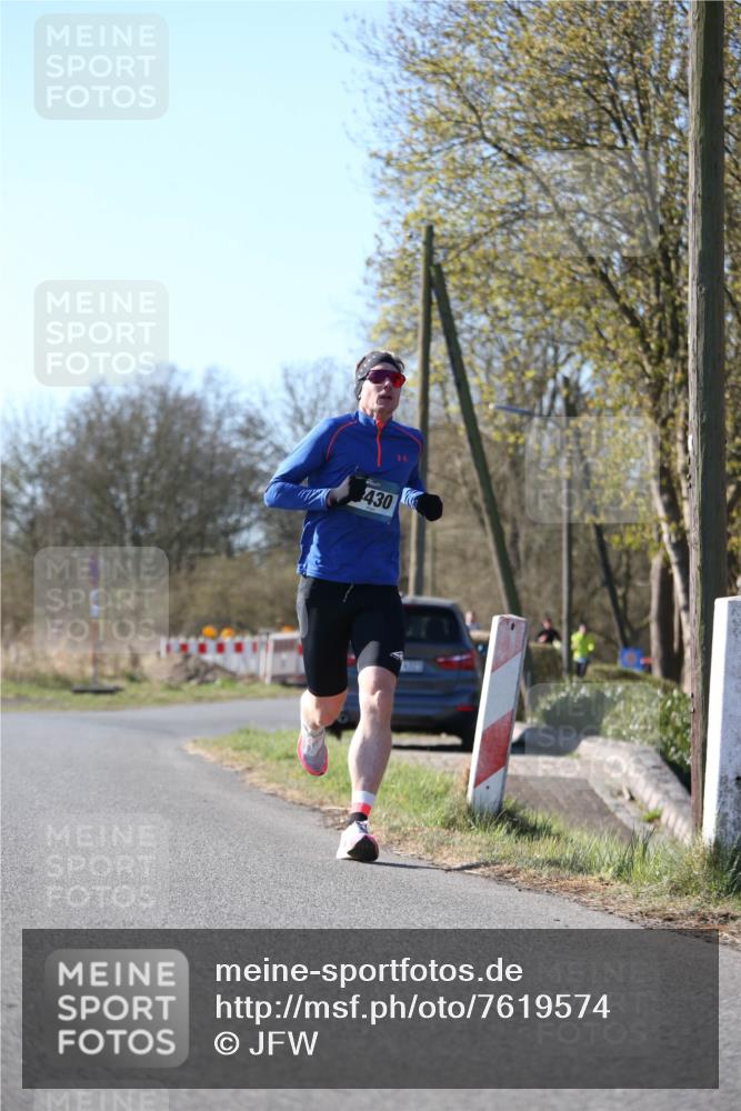 06.04.2025 - 44. Internationalen Wilhelmsburger Insellauf Jannik Wohlers http://msf.ph/oto/7619574 06.04.2025 10:03:14 Laufen 430 meine-sportfotos.de