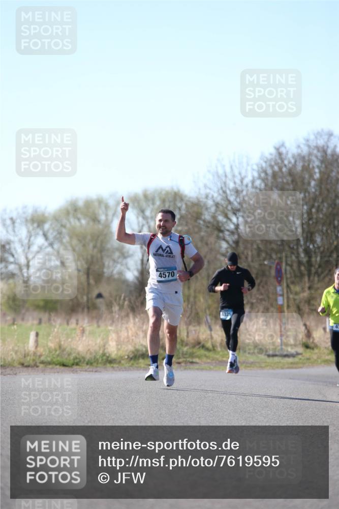 06.04.2025 - 44. Internationalen Wilhelmsburger Insellauf Jannik Wohlers http://msf.ph/oto/7619595 06.04.2025 10:03:29 Laufen 4570 meine-sportfotos.de