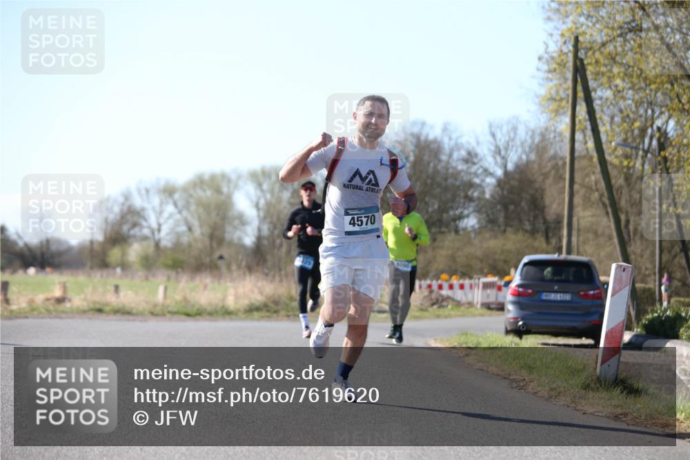 06.04.2025 - 44. Internationalen Wilhelmsburger Insellauf Jannik Wohlers http://msf.ph/oto/7619620 06.04.2025 10:03:33 Laufen 4570, 4096 meine-sportfotos.de