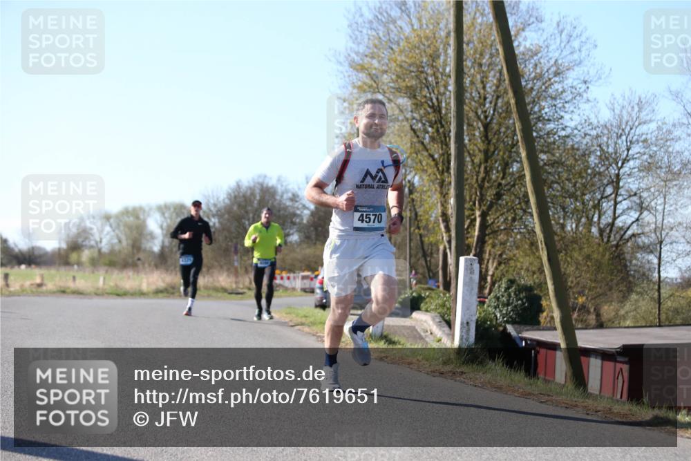 06.04.2025 - 44. Internationalen Wilhelmsburger Insellauf Jannik Wohlers http://msf.ph/oto/7619651 06.04.2025 10:03:34 Laufen 4570 meine-sportfotos.de