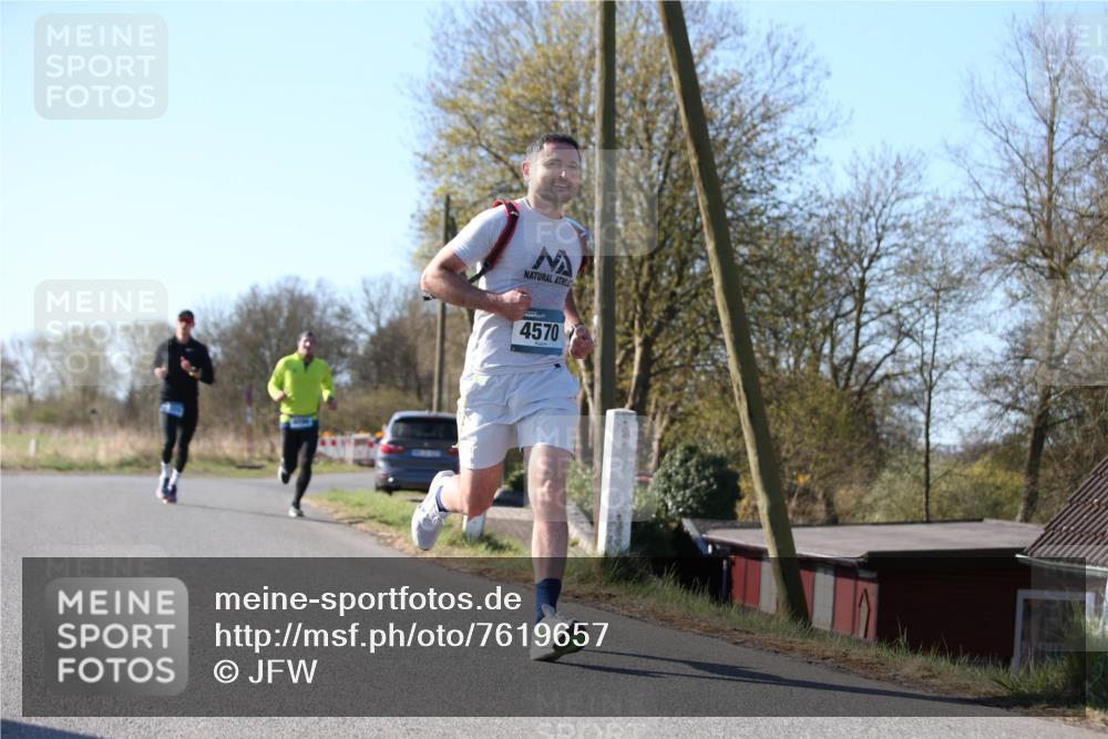 06.04.2025 - 44. Internationalen Wilhelmsburger Insellauf Jannik Wohlers http://msf.ph/oto/7619657 06.04.2025 10:03:34 Laufen 4570 meine-sportfotos.de
