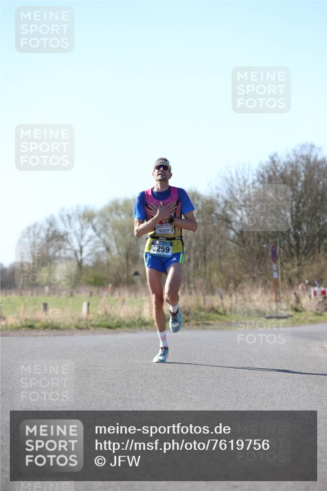 06.04.2025 - 44. Internationalen Wilhelmsburger Insellauf Jannik Wohlers http://msf.ph/oto/7619756 06.04.2025 10:04:02 Laufen 3259 meine-sportfotos.de