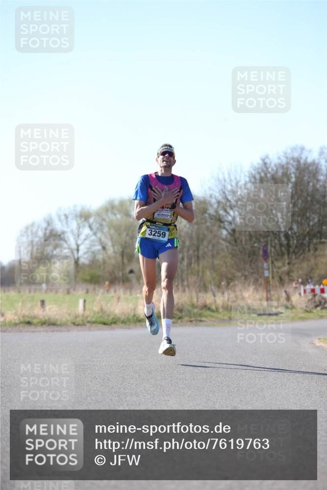 06.04.2025 - 44. Internationalen Wilhelmsburger Insellauf Jannik Wohlers http://msf.ph/oto/7619763 06.04.2025 10:04:03 Laufen 3259 meine-sportfotos.de