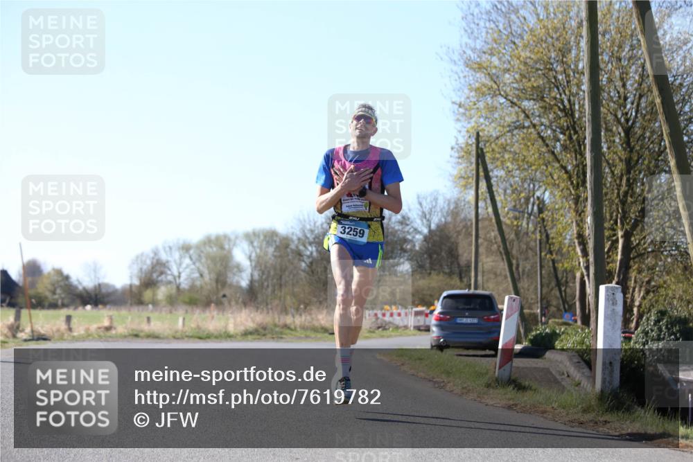 06.04.2025 - 44. Internationalen Wilhelmsburger Insellauf Jannik Wohlers http://msf.ph/oto/7619782 06.04.2025 10:04:04 Laufen 3259 meine-sportfotos.de