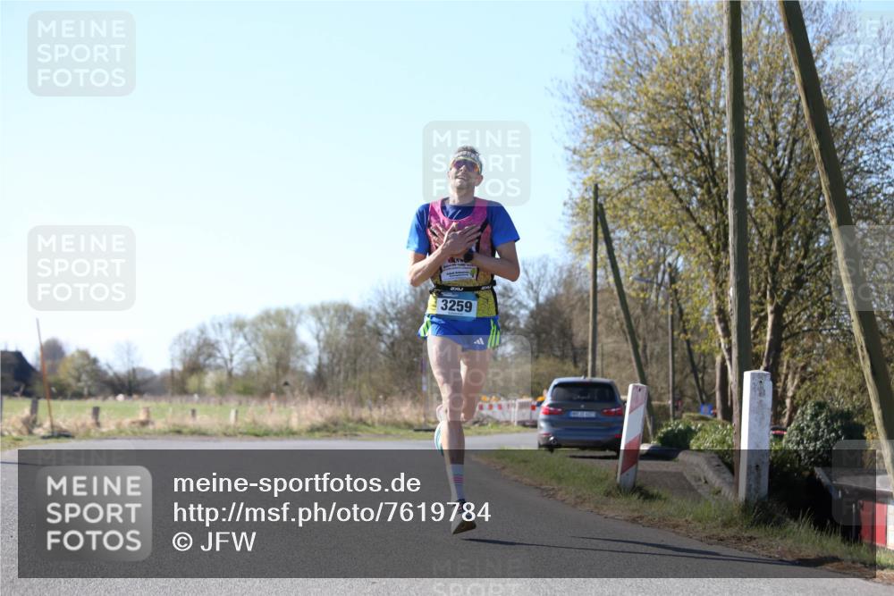 06.04.2025 - 44. Internationalen Wilhelmsburger Insellauf Jannik Wohlers http://msf.ph/oto/7619784 06.04.2025 10:04:04 Laufen 3259 meine-sportfotos.de