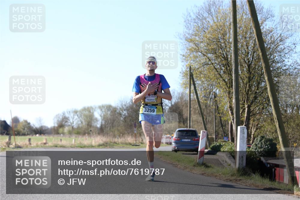06.04.2025 - 44. Internationalen Wilhelmsburger Insellauf Jannik Wohlers http://msf.ph/oto/7619787 06.04.2025 10:04:05 Laufen 3259 meine-sportfotos.de