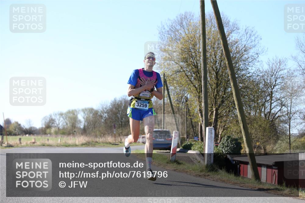 06.04.2025 - 44. Internationalen Wilhelmsburger Insellauf Jannik Wohlers http://msf.ph/oto/7619796 06.04.2025 10:04:05 Laufen 3259 meine-sportfotos.de