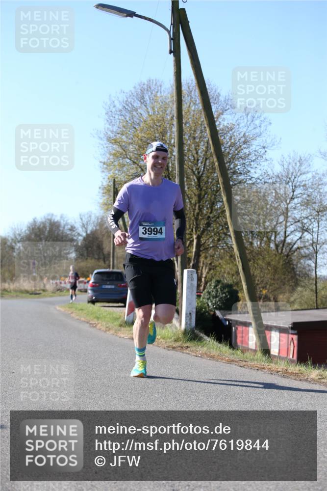06.04.2025 - 44. Internationalen Wilhelmsburger Insellauf Jannik Wohlers http://msf.ph/oto/7619844 06.04.2025 10:04:21 Laufen 3994 meine-sportfotos.de