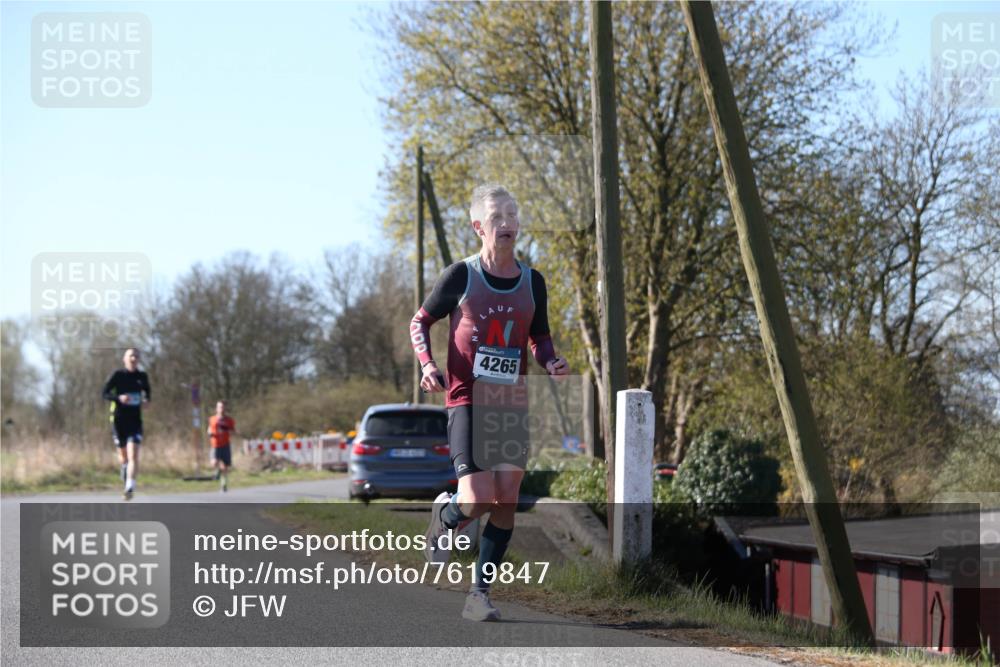 06.04.2025 - 44. Internationalen Wilhelmsburger Insellauf Jannik Wohlers http://msf.ph/oto/7619847 06.04.2025 10:04:30 Laufen 4265 meine-sportfotos.de