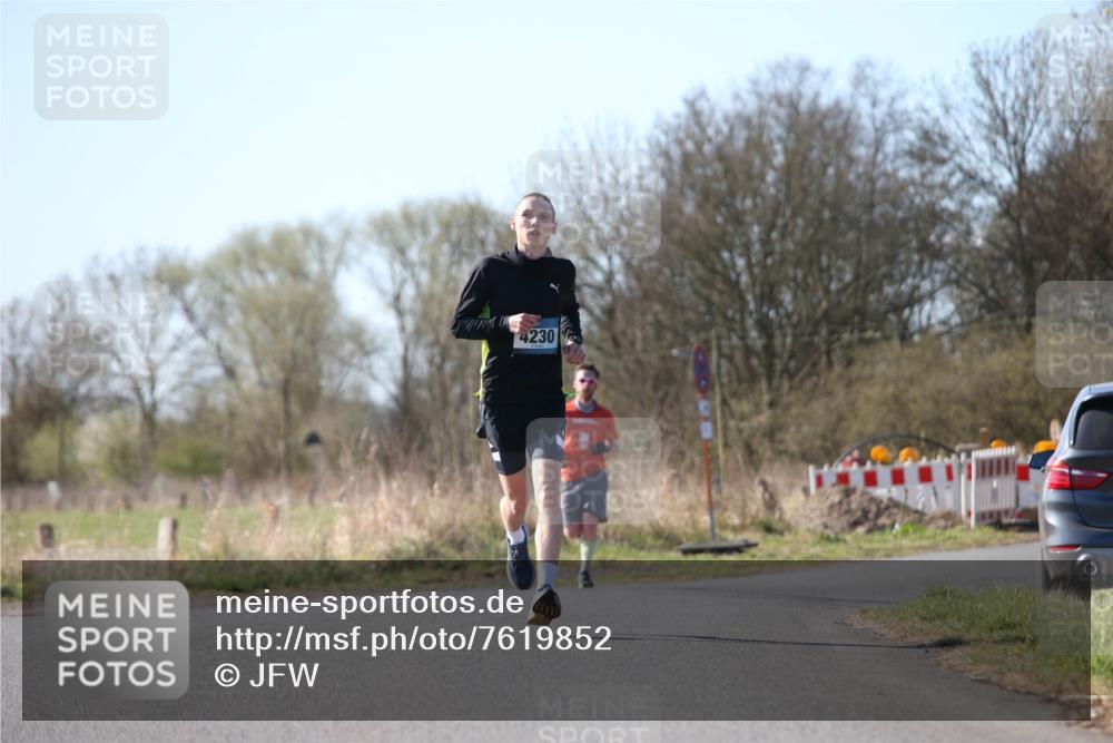06.04.2025 - 44. Internationalen Wilhelmsburger Insellauf Jannik Wohlers http://msf.ph/oto/7619852 06.04.2025 10:04:32 Laufen 4230 meine-sportfotos.de