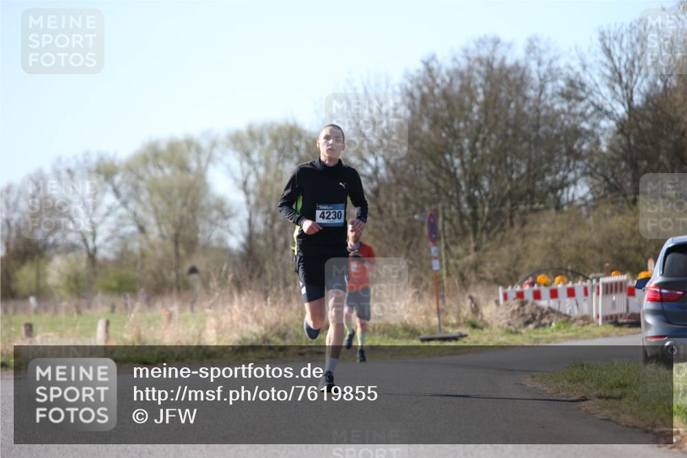 06.04.2025 - 44. Internationalen Wilhelmsburger Insellauf Jannik Wohlers http://msf.ph/oto/7619855 06.04.2025 10:04:32 Laufen 4230 meine-sportfotos.de