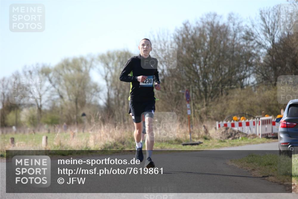 06.04.2025 - 44. Internationalen Wilhelmsburger Insellauf Jannik Wohlers http://msf.ph/oto/7619861 06.04.2025 10:04:33 Laufen 230 meine-sportfotos.de