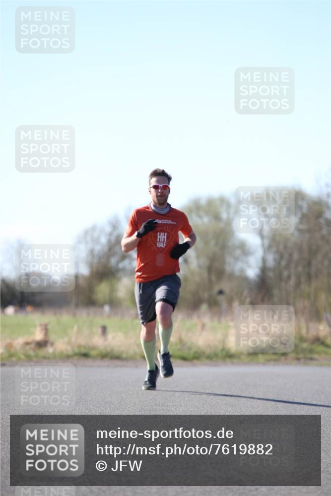 06.04.2025 - 44. Internationalen Wilhelmsburger Insellauf Jannik Wohlers http://msf.ph/oto/7619882 06.04.2025 10:04:38 Laufen  meine-sportfotos.de