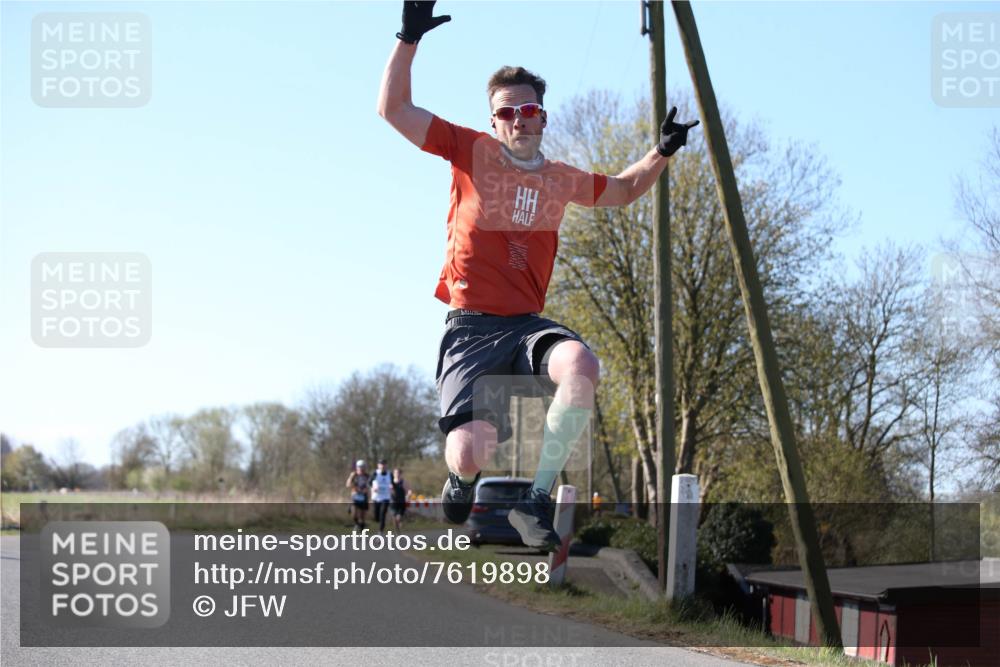 06.04.2025 - 44. Internationalen Wilhelmsburger Insellauf Jannik Wohlers http://msf.ph/oto/7619898 06.04.2025 10:04:41 Laufen  meine-sportfotos.de