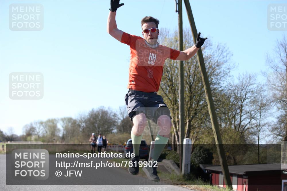 06.04.2025 - 44. Internationalen Wilhelmsburger Insellauf Jannik Wohlers http://msf.ph/oto/7619902 06.04.2025 10:04:42 Laufen  meine-sportfotos.de