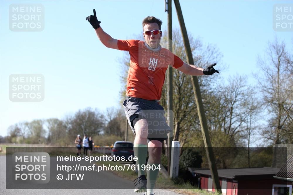 06.04.2025 - 44. Internationalen Wilhelmsburger Insellauf Jannik Wohlers http://msf.ph/oto/7619904 06.04.2025 10:04:42 Laufen  meine-sportfotos.de