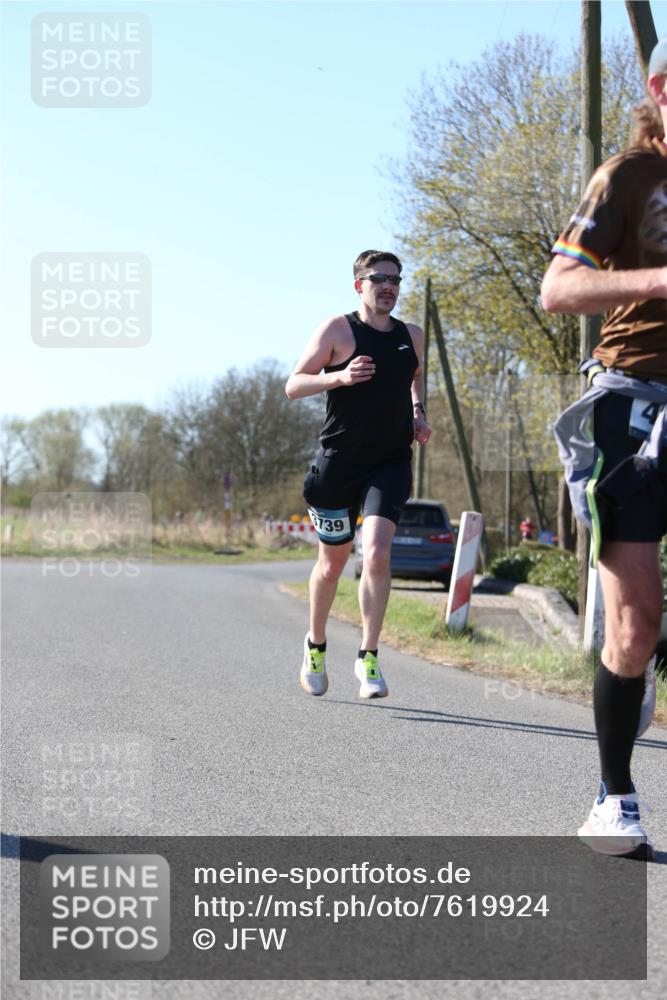 06.04.2025 - 44. Internationalen Wilhelmsburger Insellauf Jannik Wohlers http://msf.ph/oto/7619924 06.04.2025 10:04:52 Laufen 739 meine-sportfotos.de