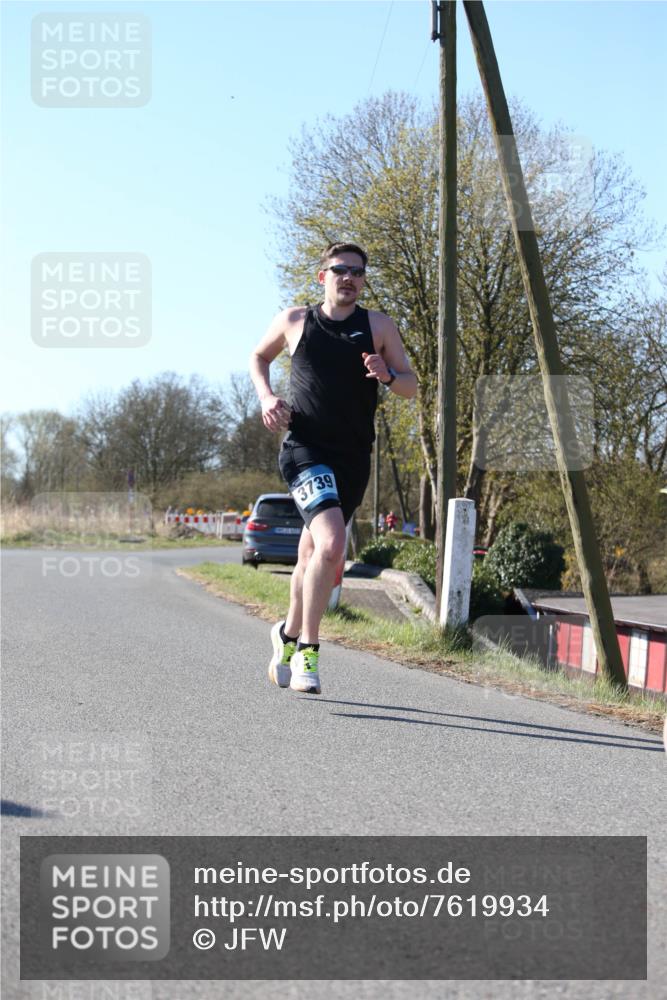 06.04.2025 - 44. Internationalen Wilhelmsburger Insellauf Jannik Wohlers http://msf.ph/oto/7619934 06.04.2025 10:04:52 Laufen 3739 meine-sportfotos.de