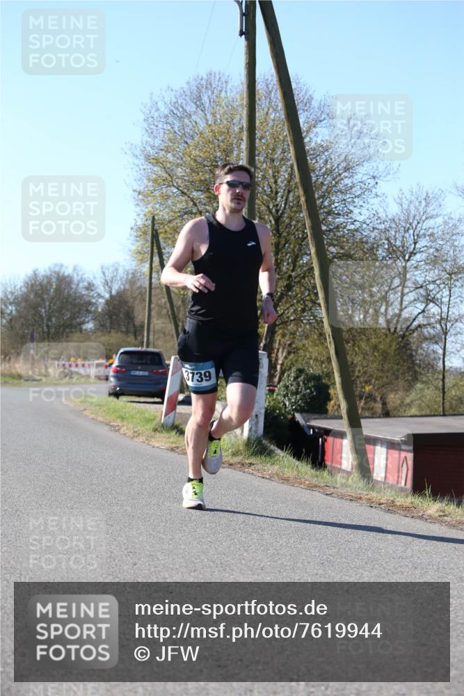 06.04.2025 - 44. Internationalen Wilhelmsburger Insellauf Jannik Wohlers http://msf.ph/oto/7619944 06.04.2025 10:04:52 Laufen 3739 meine-sportfotos.de
