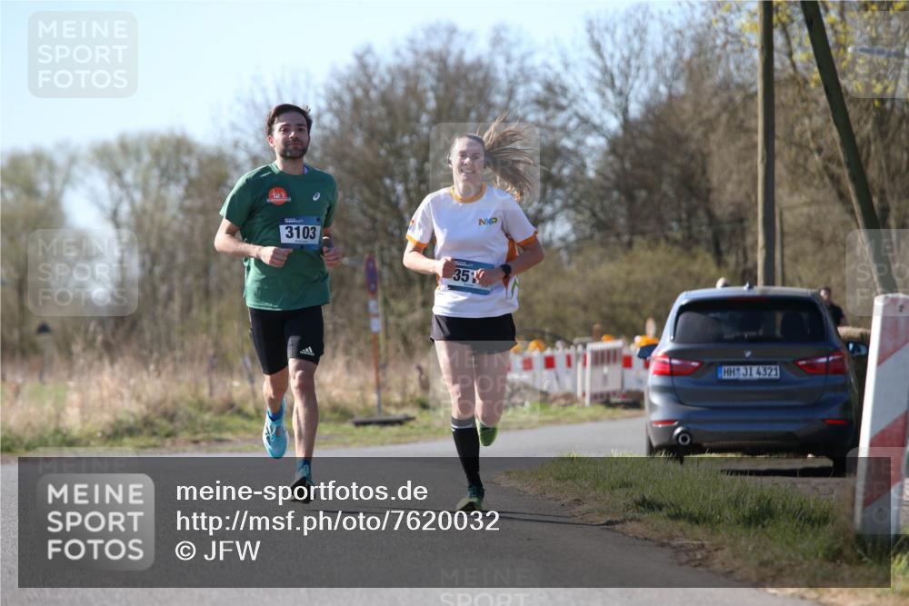 06.04.2025 - 44. Internationalen Wilhelmsburger Insellauf Jannik Wohlers http://msf.ph/oto/7620032 06.04.2025 10:05:27 Laufen 3103, 35, 31, 4321 meine-sportfotos.de