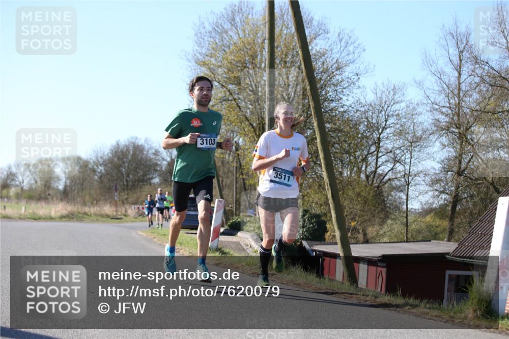 06.04.2025 - 44. Internationalen Wilhelmsburger Insellauf Jannik Wohlers http://msf.ph/oto/7620079 06.04.2025 10:05:30 Laufen 3103, 3511 meine-sportfotos.de