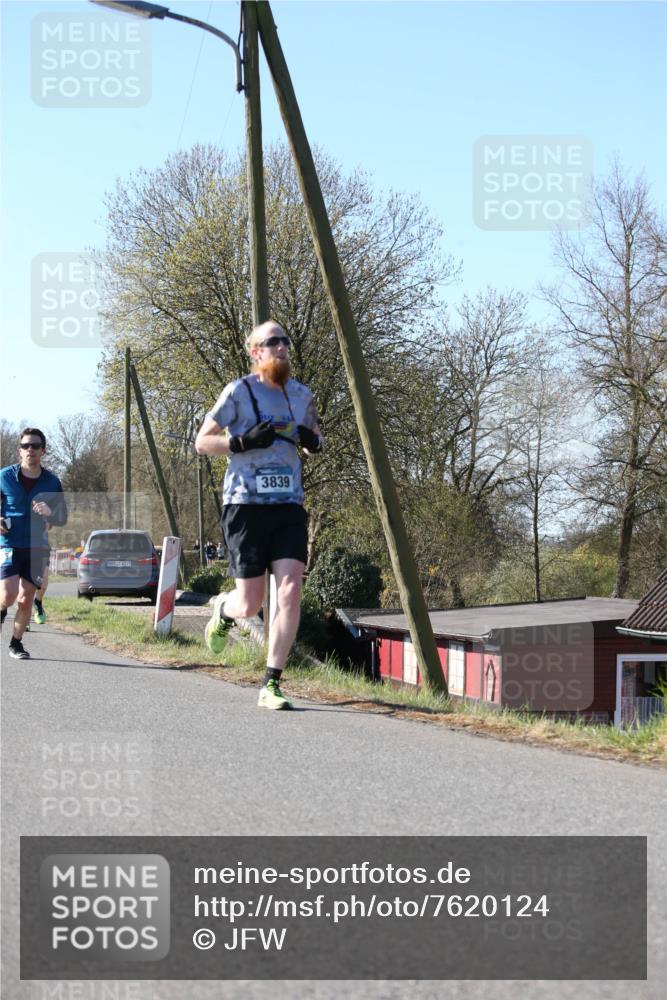 06.04.2025 - 44. Internationalen Wilhelmsburger Insellauf Jannik Wohlers http://msf.ph/oto/7620124 06.04.2025 10:05:40 Laufen 31, 4323, 3839 meine-sportfotos.de