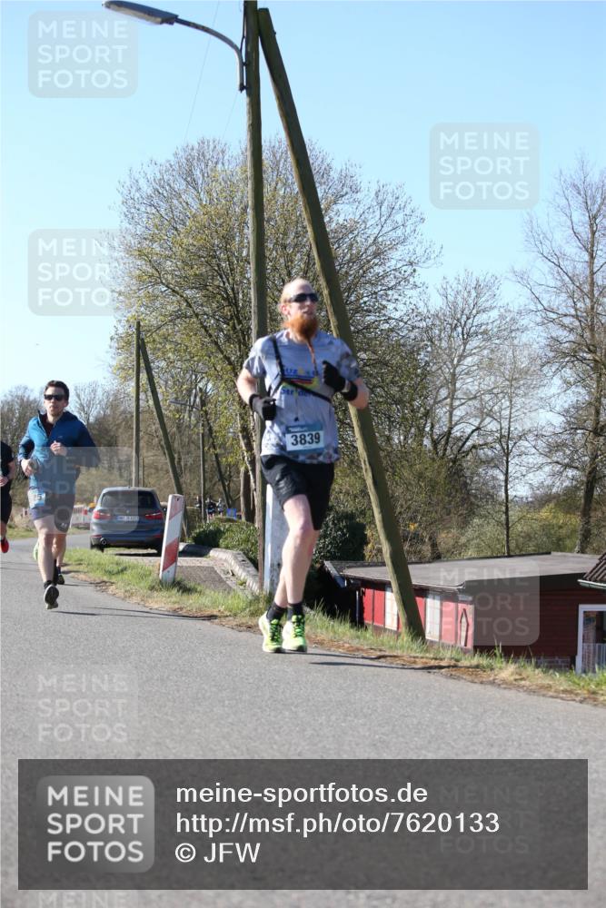 06.04.2025 - 44. Internationalen Wilhelmsburger Insellauf Jannik Wohlers http://msf.ph/oto/7620133 06.04.2025 10:05:40 Laufen 31, 4323, 3839 meine-sportfotos.de