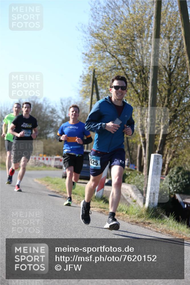 06.04.2025 - 44. Internationalen Wilhelmsburger Insellauf Jannik Wohlers http://msf.ph/oto/7620152 06.04.2025 10:05:41 Laufen 456, 525 meine-sportfotos.de