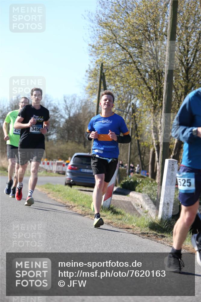 06.04.2025 - 44. Internationalen Wilhelmsburger Insellauf Jannik Wohlers http://msf.ph/oto/7620163 06.04.2025 10:05:42 Laufen 425, 3456, 525 meine-sportfotos.de