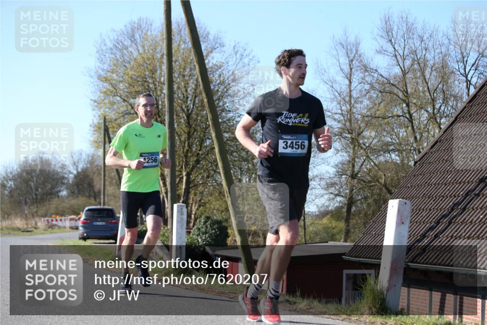 06.04.2025 - 44. Internationalen Wilhelmsburger Insellauf Jannik Wohlers http://msf.ph/oto/7620207 06.04.2025 10:05:45 Laufen 256, 3456 meine-sportfotos.de