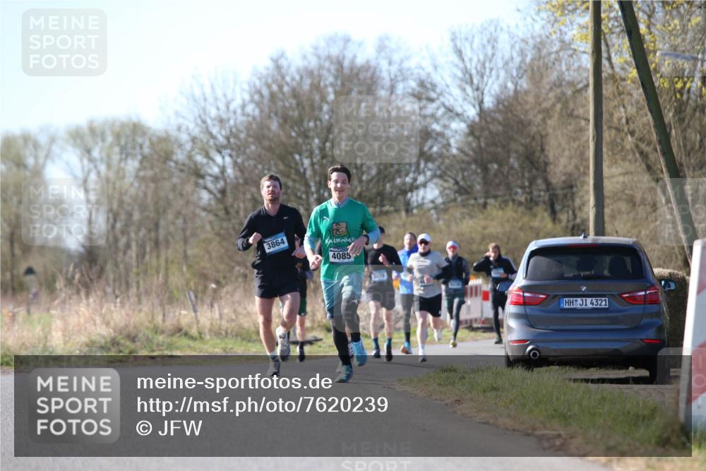06.04.2025 - 44. Internationalen Wilhelmsburger Insellauf Jannik Wohlers http://msf.ph/oto/7620239 06.04.2025 10:06:00 Laufen 3864, 4085, 3078, 226, 4321 meine-sportfotos.de