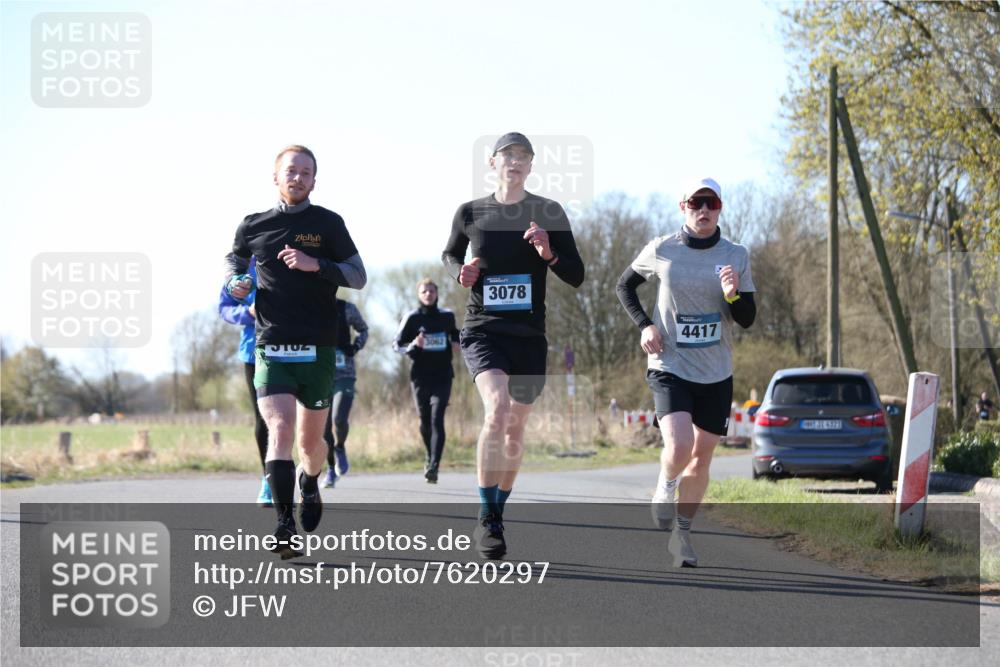 06.04.2025 - 44. Internationalen Wilhelmsburger Insellauf Jannik Wohlers http://msf.ph/oto/7620297 06.04.2025 10:06:10 Laufen 3062, 3078, 4417, 4321 meine-sportfotos.de