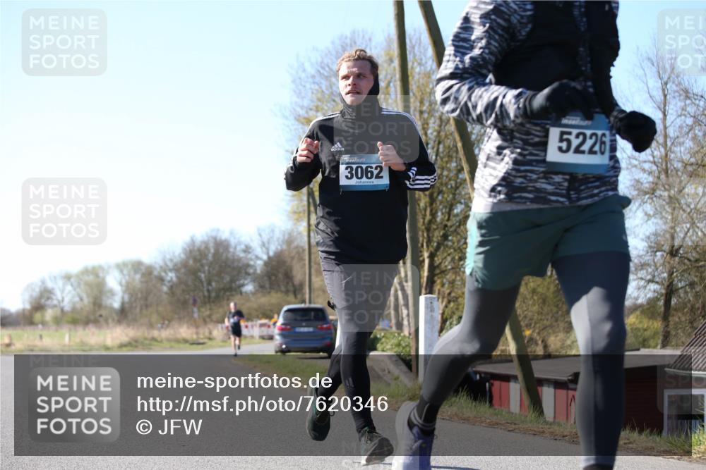 06.04.2025 - 44. Internationalen Wilhelmsburger Insellauf Jannik Wohlers http://msf.ph/oto/7620346 06.04.2025 10:06:15 Laufen 3062, 5226 meine-sportfotos.de