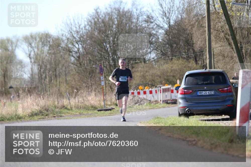 06.04.2025 - 44. Internationalen Wilhelmsburger Insellauf Jannik Wohlers http://msf.ph/oto/7620360 06.04.2025 10:06:18 Laufen 3609, 4321 meine-sportfotos.de