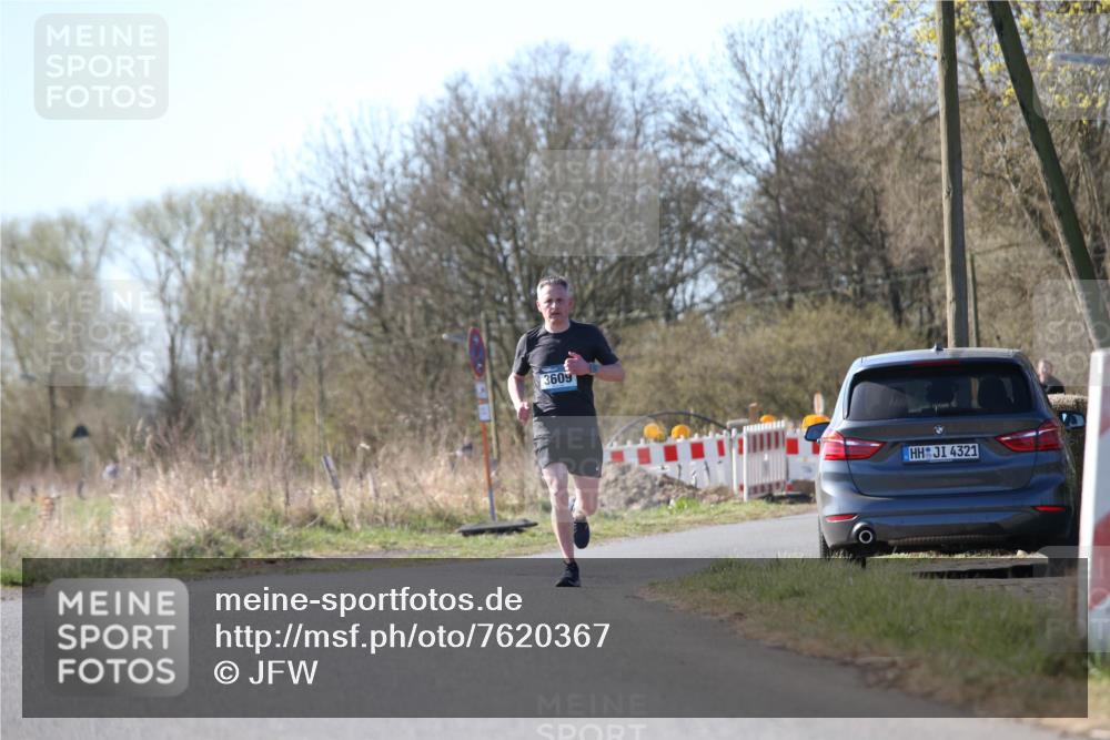 06.04.2025 - 44. Internationalen Wilhelmsburger Insellauf Jannik Wohlers http://msf.ph/oto/7620367 06.04.2025 10:06:19 Laufen 3609, 4321 meine-sportfotos.de