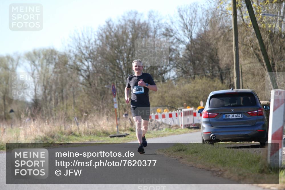 06.04.2025 - 44. Internationalen Wilhelmsburger Insellauf Jannik Wohlers http://msf.ph/oto/7620377 06.04.2025 10:06:20 Laufen 3609, 4321 meine-sportfotos.de