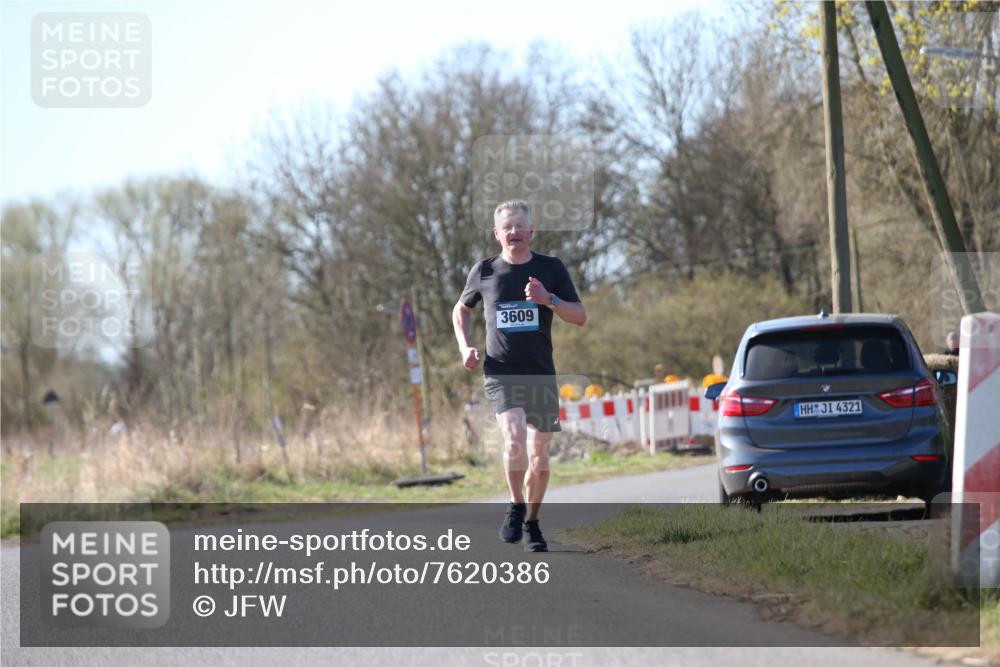 06.04.2025 - 44. Internationalen Wilhelmsburger Insellauf Jannik Wohlers http://msf.ph/oto/7620386 06.04.2025 10:06:21 Laufen 3609, 4321 meine-sportfotos.de