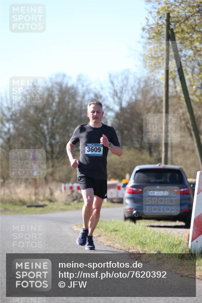 06.04.2025 - 44. Internationalen Wilhelmsburger Insellauf Jannik Wohlers http://msf.ph/oto/7620392 06.04.2025 10:06:22 Laufen 3609 meine-sportfotos.de