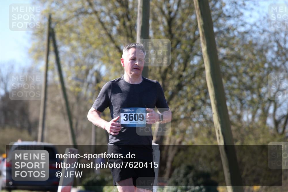 06.04.2025 - 44. Internationalen Wilhelmsburger Insellauf Jannik Wohlers http://msf.ph/oto/7620415 06.04.2025 10:06:25 Laufen 3609 meine-sportfotos.de