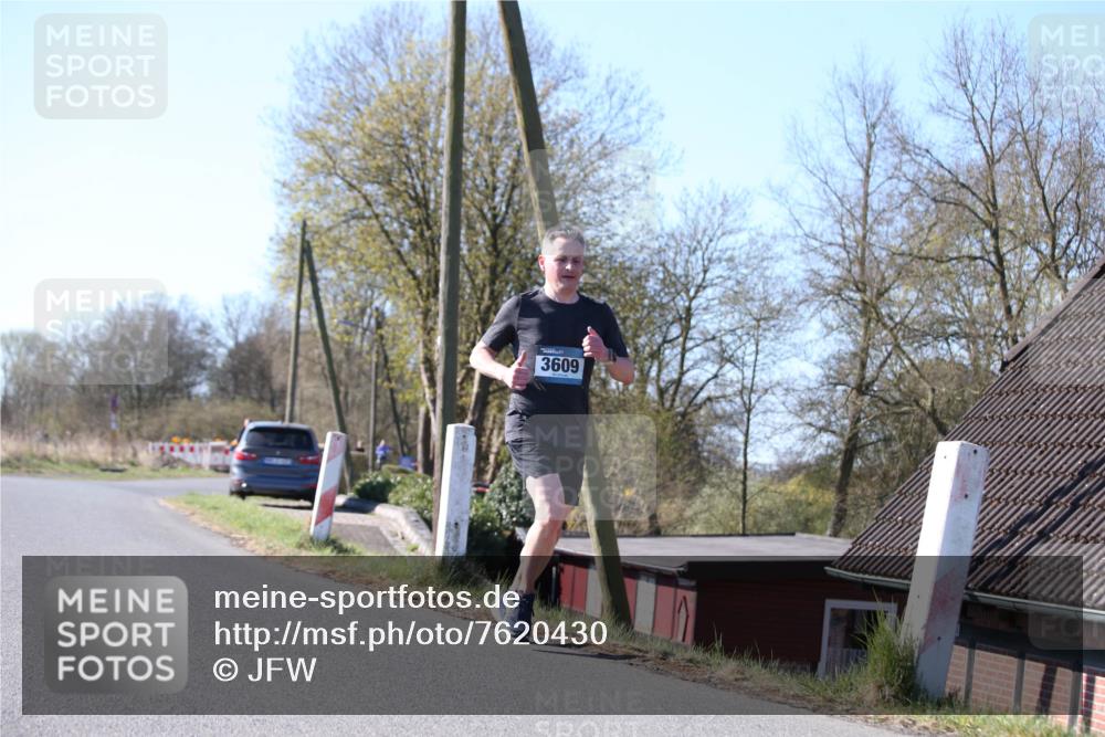 06.04.2025 - 44. Internationalen Wilhelmsburger Insellauf Jannik Wohlers http://msf.ph/oto/7620430 06.04.2025 10:06:25 Laufen 3609 meine-sportfotos.de