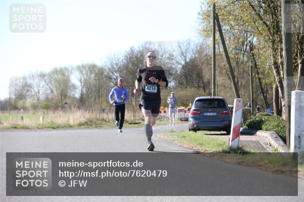 06.04.2025 - 44. Internationalen Wilhelmsburger Insellauf Jannik Wohlers http://msf.ph/oto/7620479 06.04.2025 10:06:47 Laufen 4215, 4321 meine-sportfotos.de