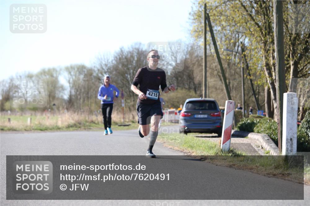 06.04.2025 - 44. Internationalen Wilhelmsburger Insellauf Jannik Wohlers http://msf.ph/oto/7620491 06.04.2025 10:06:47 Laufen 4215 meine-sportfotos.de