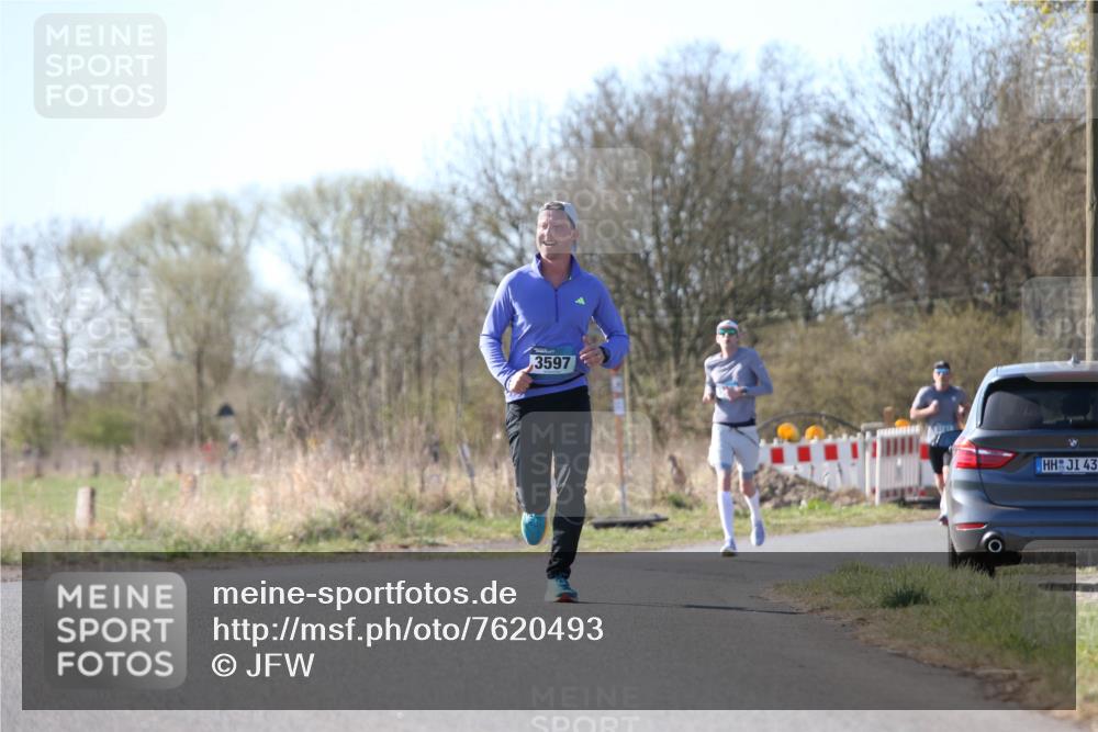 06.04.2025 - 44. Internationalen Wilhelmsburger Insellauf Jannik Wohlers http://msf.ph/oto/7620493 06.04.2025 10:06:49 Laufen 3597, 437 meine-sportfotos.de