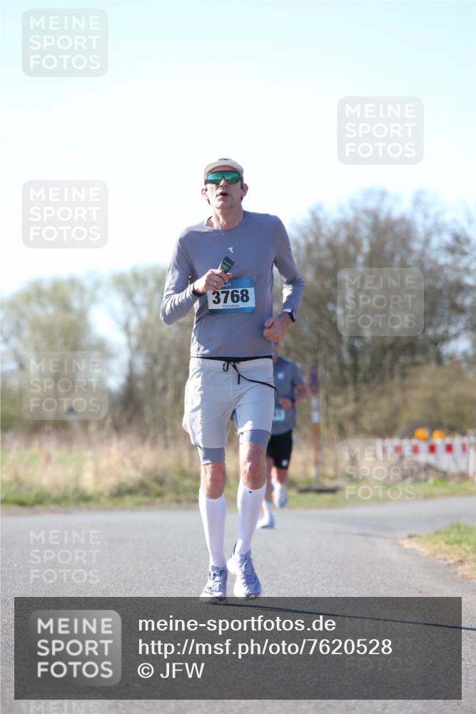 06.04.2025 - 44. Internationalen Wilhelmsburger Insellauf Jannik Wohlers http://msf.ph/oto/7620528 06.04.2025 10:06:58 Laufen 3768 meine-sportfotos.de