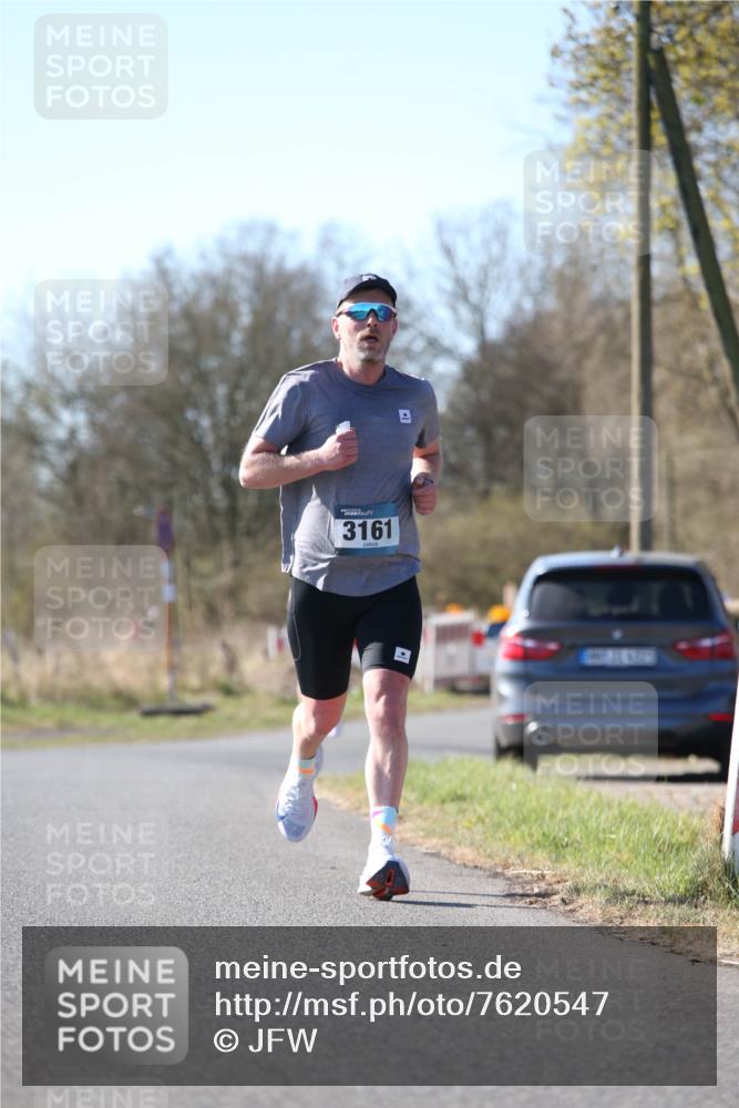 06.04.2025 - 44. Internationalen Wilhelmsburger Insellauf Jannik Wohlers http://msf.ph/oto/7620547 06.04.2025 10:07:02 Laufen 3161 meine-sportfotos.de